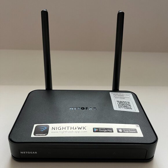 NETGEAR AC750 Dual Band WiFi Router / R6020 4 Port 300 + 400 Mbps - Picture 3 of 11